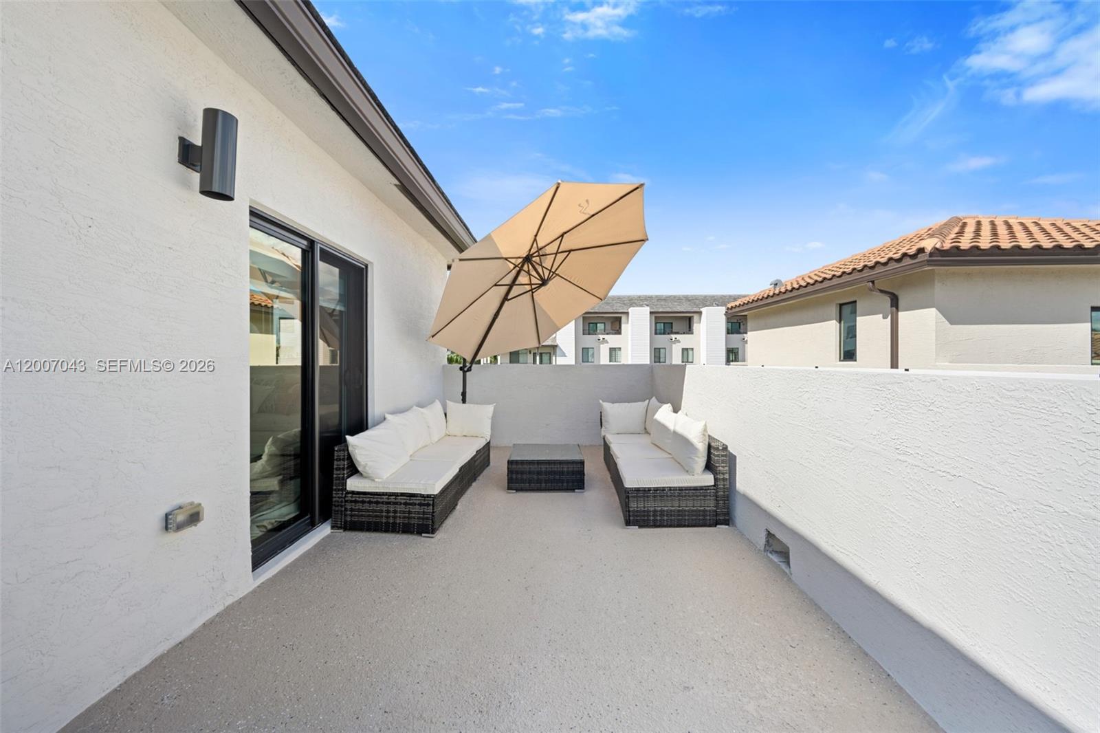 DOWNTOWN DORAL SOUTH PHAS - Residential