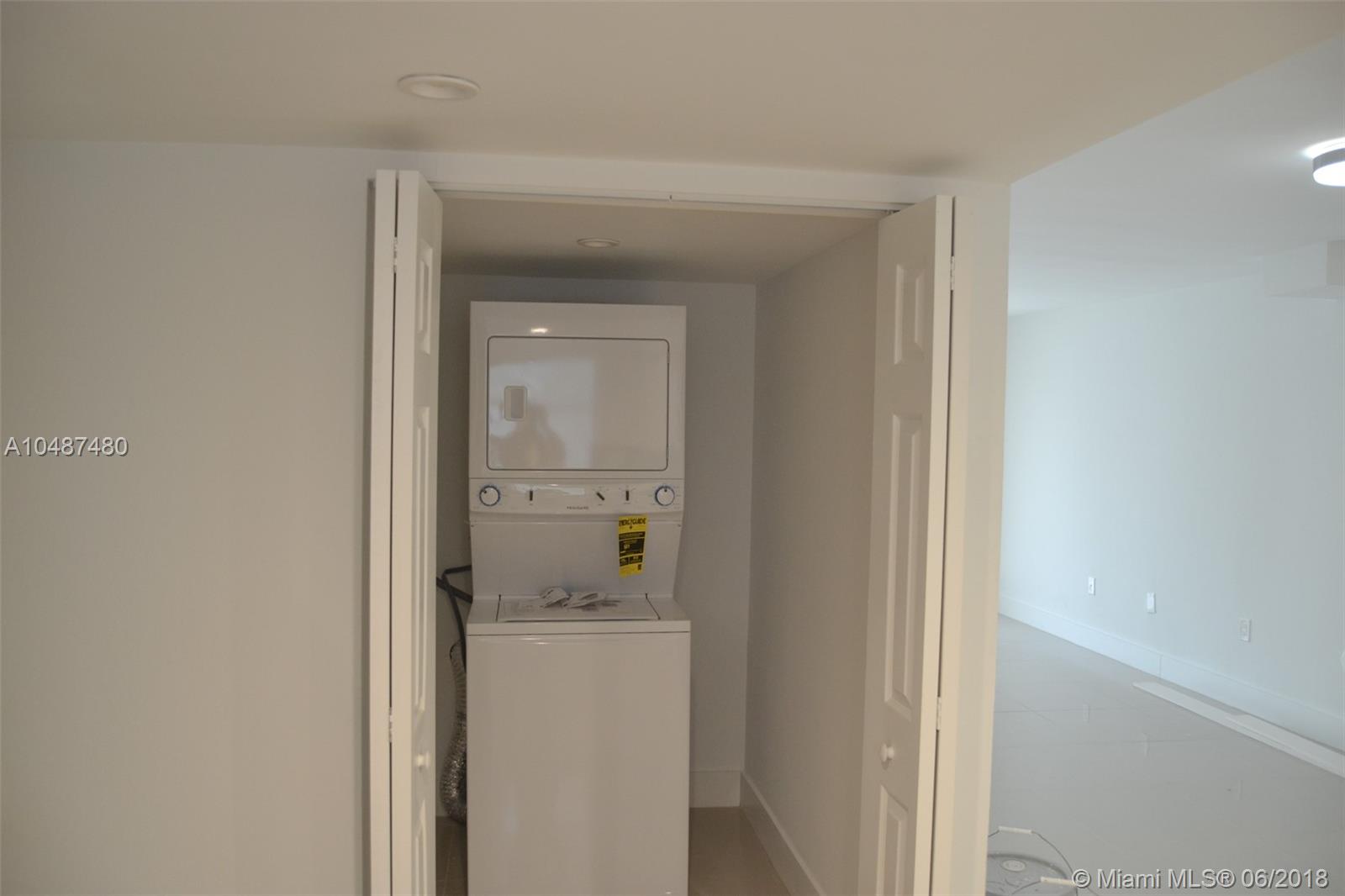 THE BEACH CLUB FONTAINEBLE - Residential