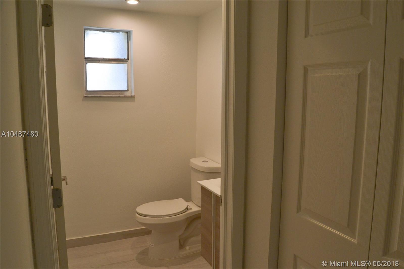 THE BEACH CLUB FONTAINEBLE - Residential