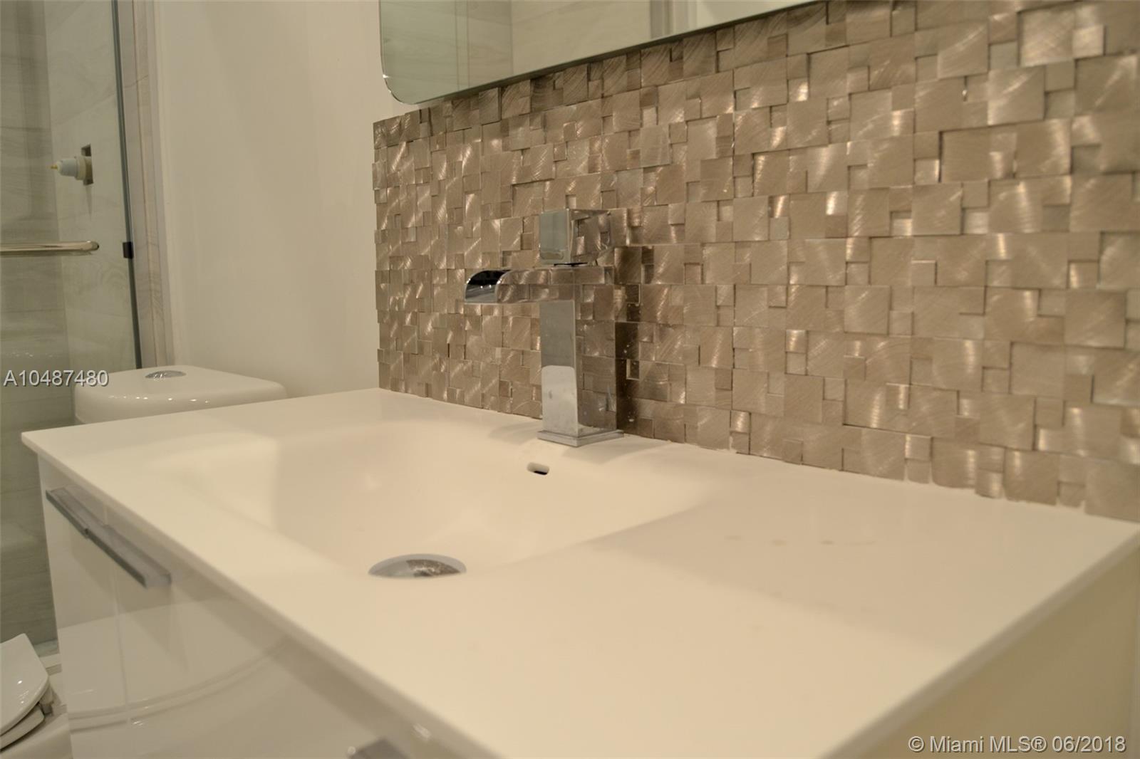 THE BEACH CLUB FONTAINEBLE - Residential