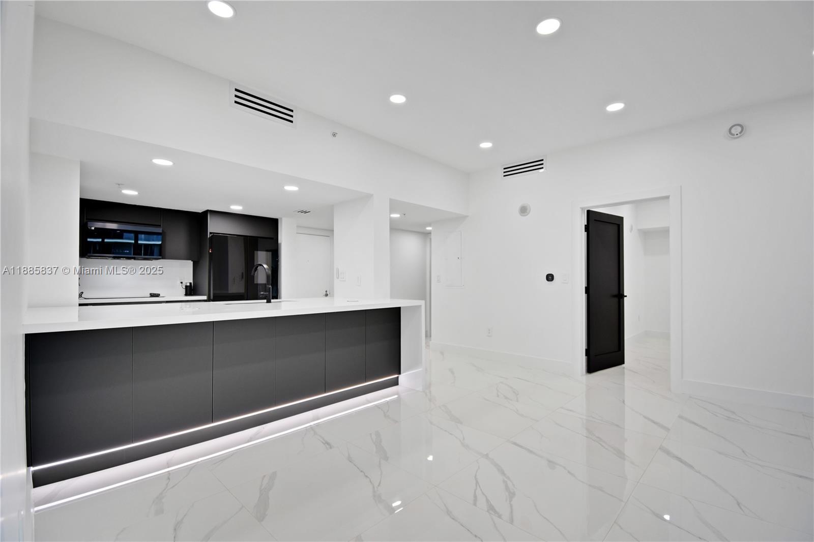 1800 CLUB CONDO - Residential