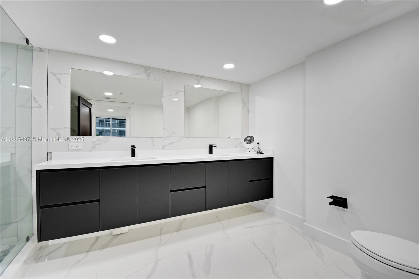 1800 CLUB CONDO - Residential
