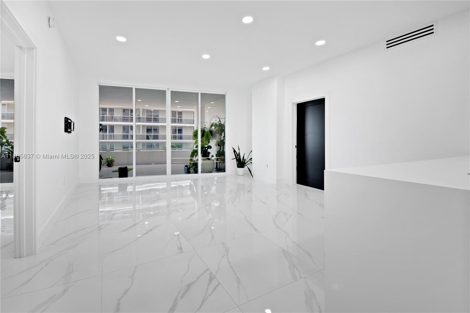 1800 CLUB CONDO - Residential