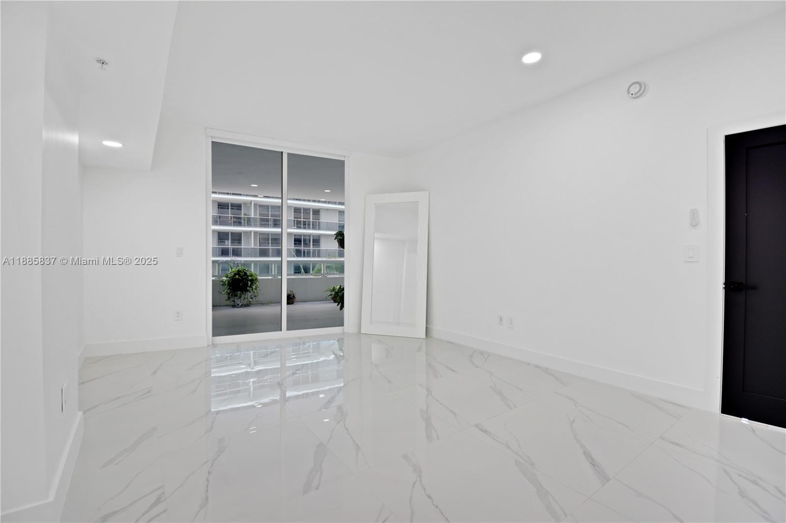 1800 CLUB CONDO - Residential