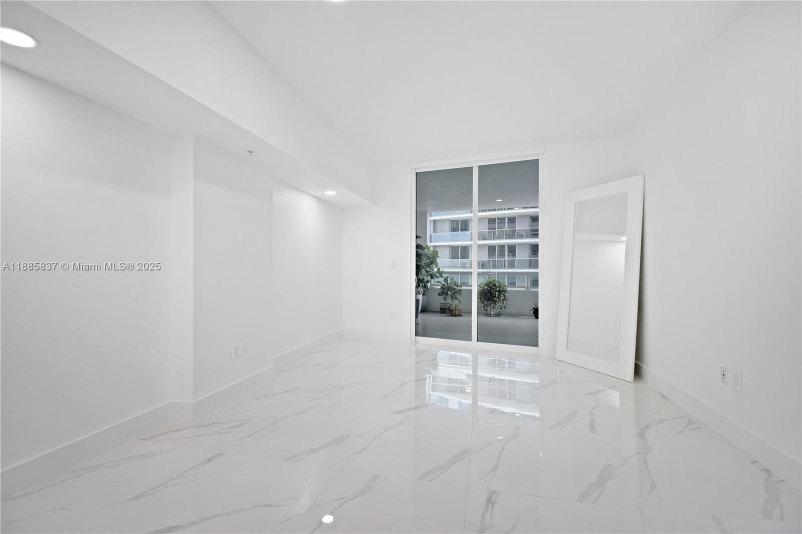 1800 CLUB CONDO - Residential