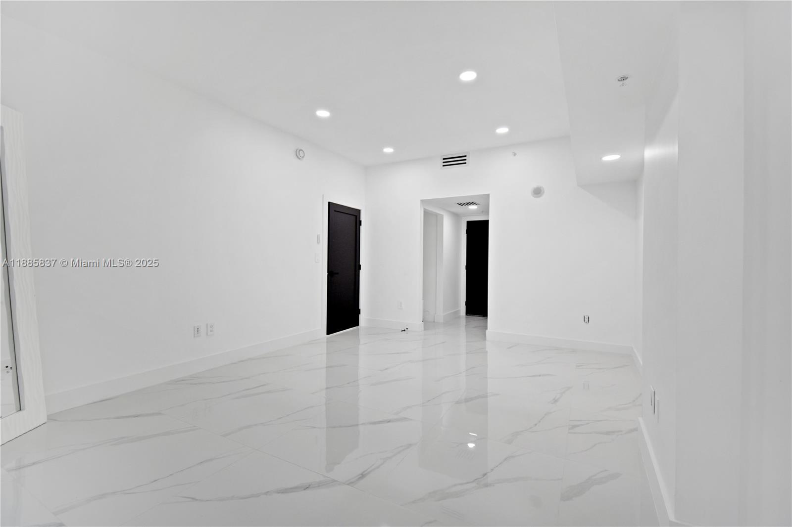 1800 CLUB CONDO - Residential