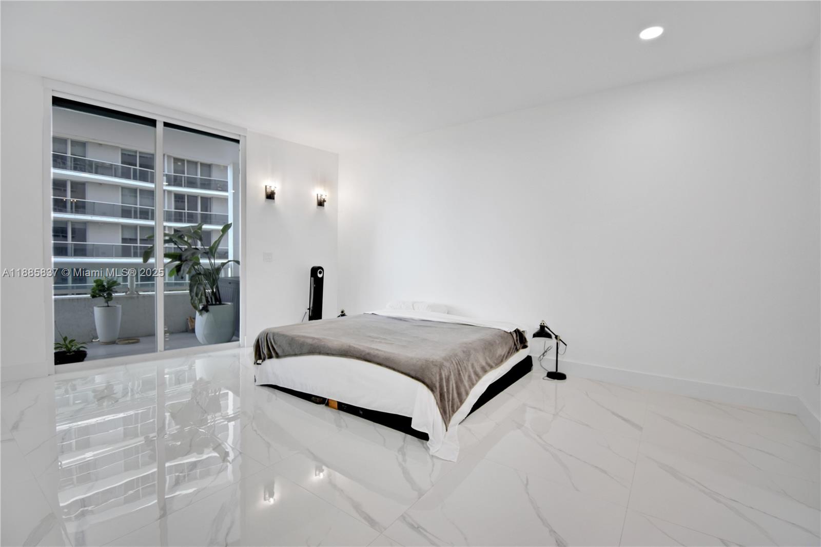 1800 CLUB CONDO - Residential