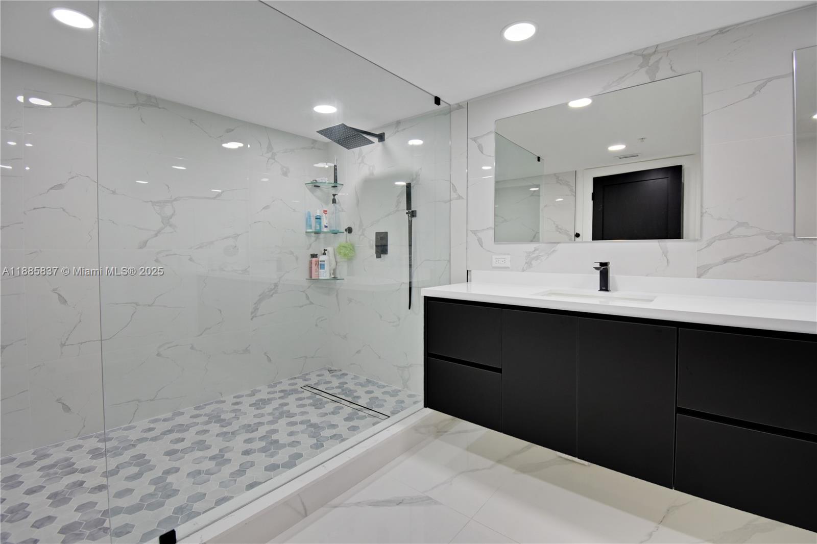 1800 CLUB CONDO - Residential