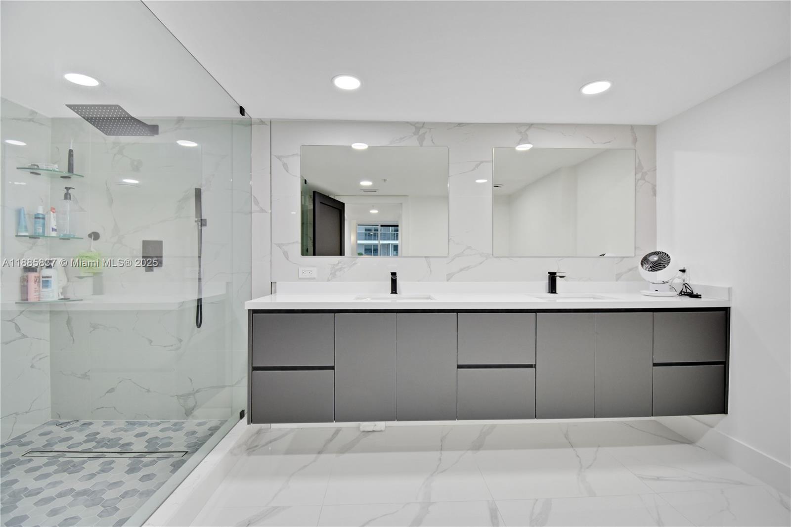 1800 CLUB CONDO - Residential