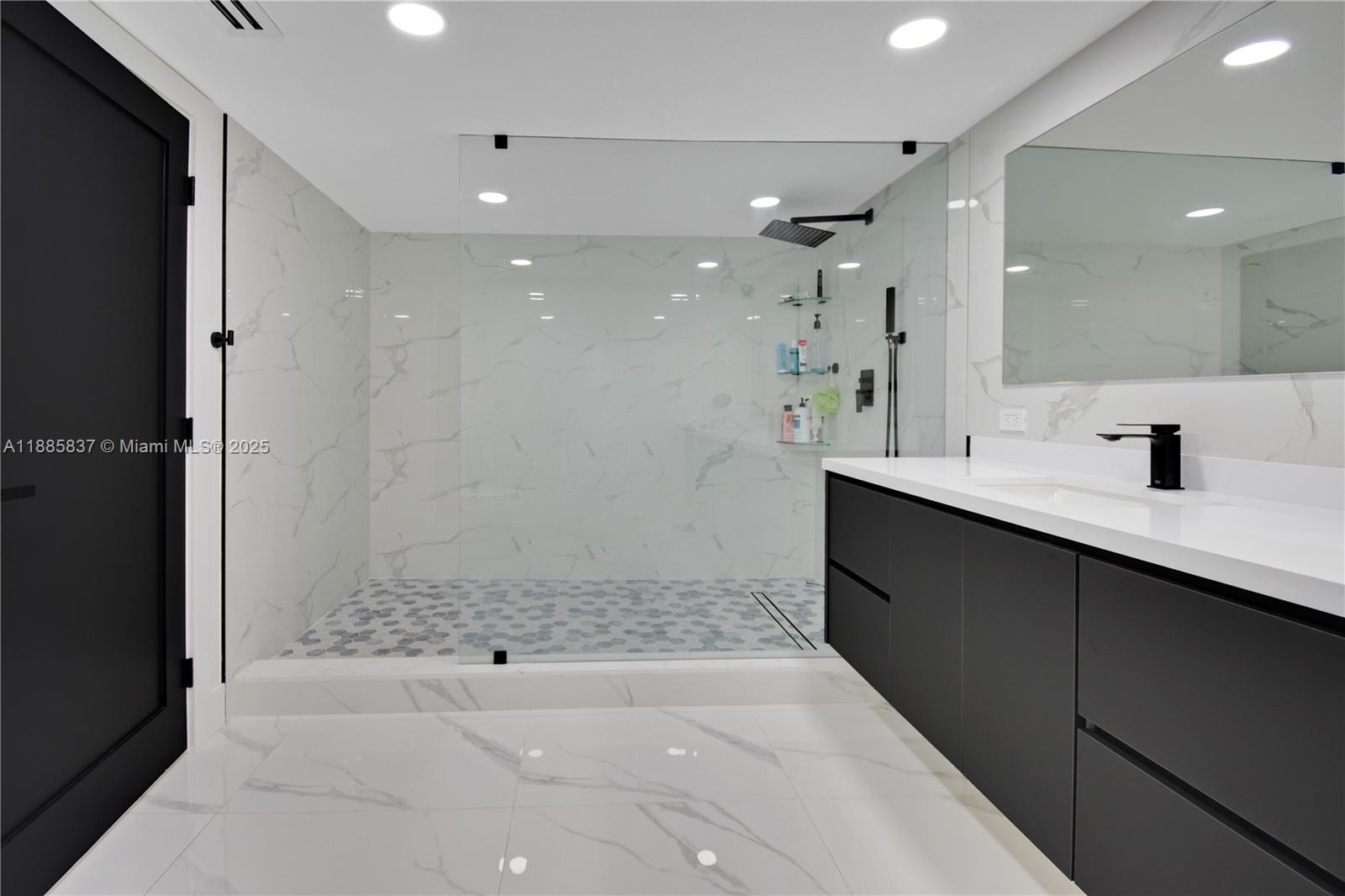 1800 CLUB CONDO - Residential