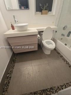 SECTOR 7-PARCEL Q - Residential Lease