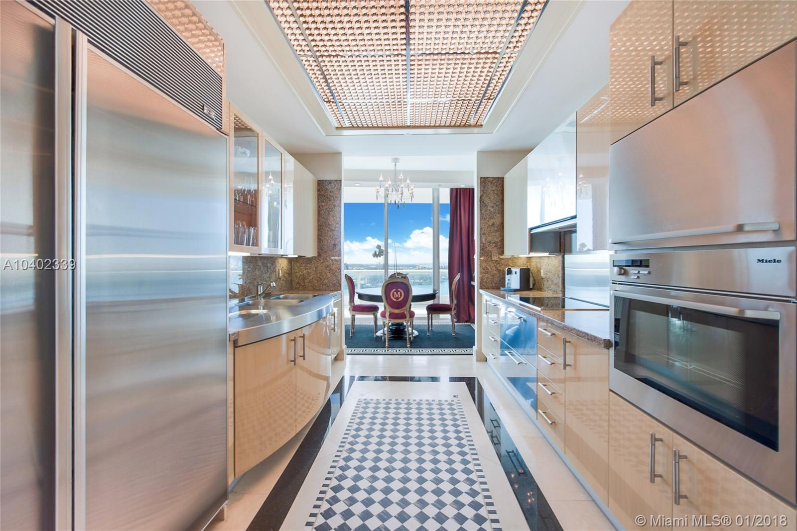 CONTINUUM ON SOUTH BEACH - Residential