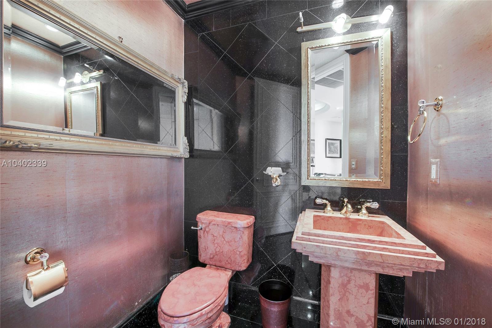 CONTINUUM ON SOUTH BEACH - Residential