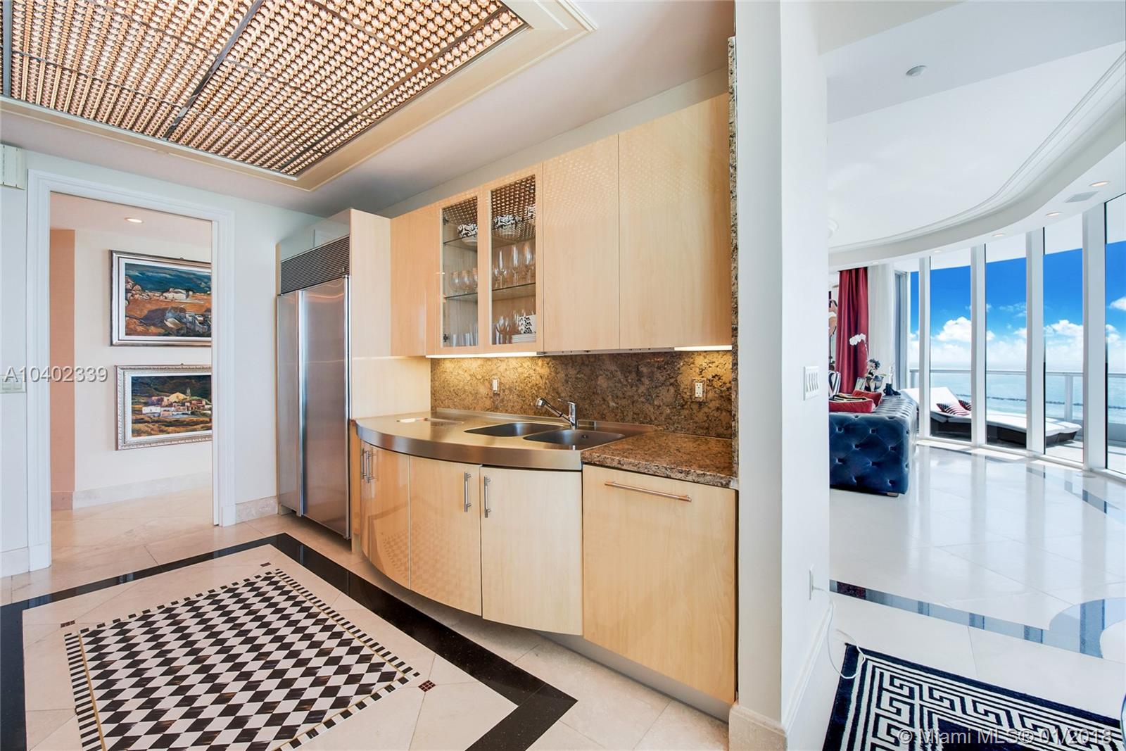 CONTINUUM ON SOUTH BEACH - Residential