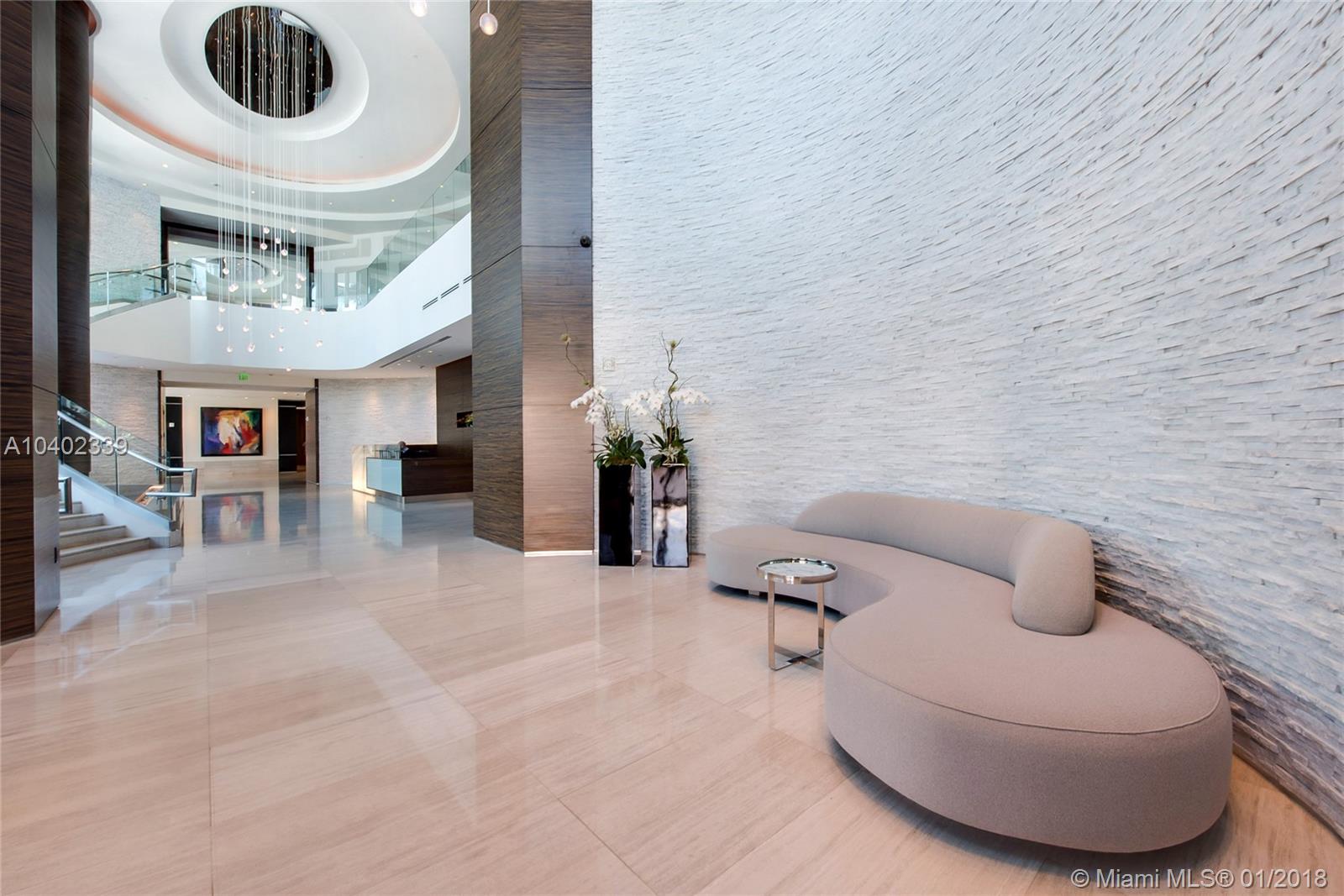 CONTINUUM ON SOUTH BEACH - Residential