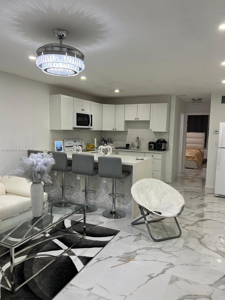 2905 Pierce St 7, Hollywood, Broward County, Florida - 1 Bedrooms  
1 Bathrooms - 