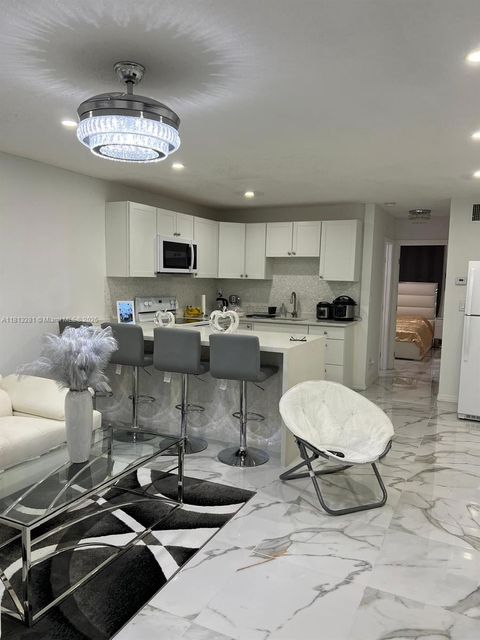 2905 Pierce St 7 Hollywood FL 33020