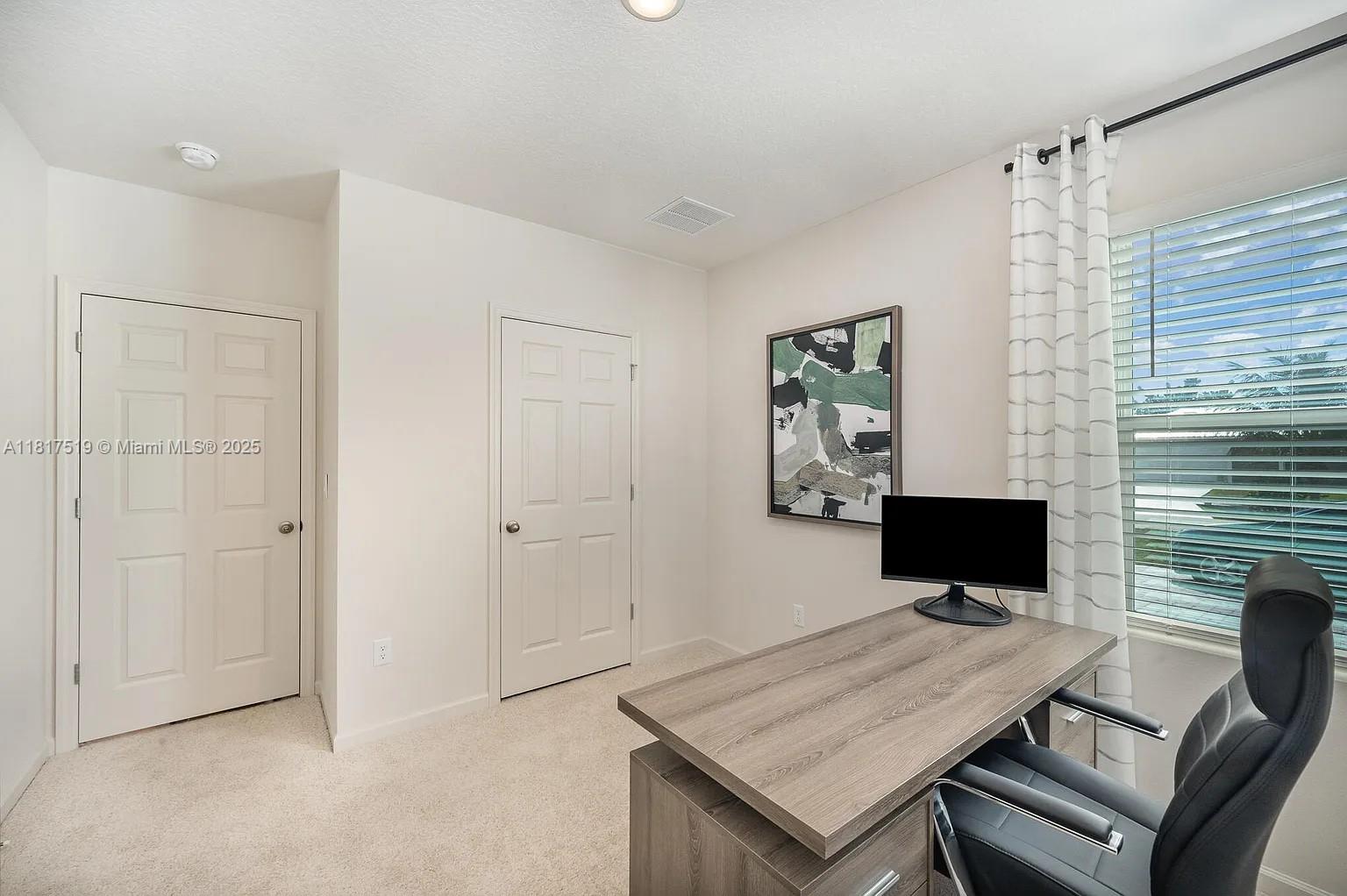 PORT ST LUCIE SECTION 19 - Residential Lease