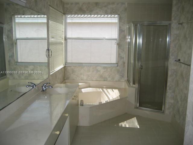 WEITZER HAMMOCKS HOMES SE - Residential Lease