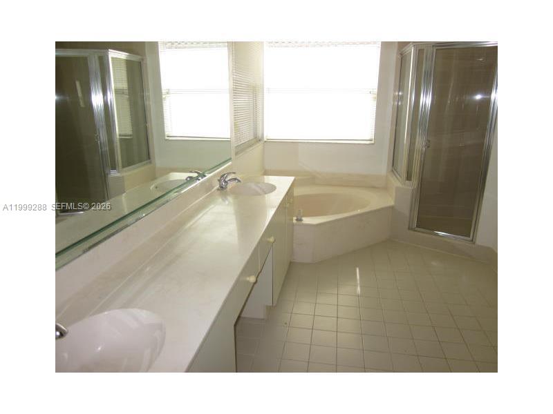 WEITZER HAMMOCKS HOMES SE - Residential Lease