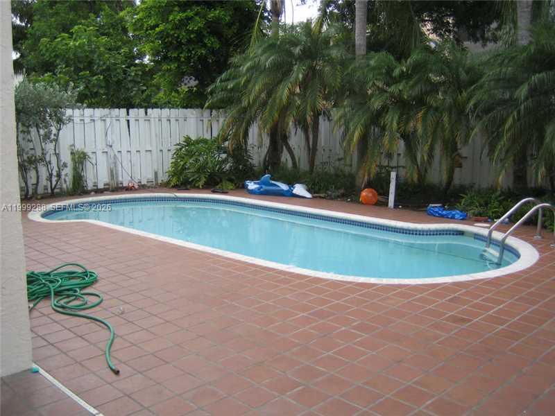 WEITZER HAMMOCKS HOMES SE - Residential Lease