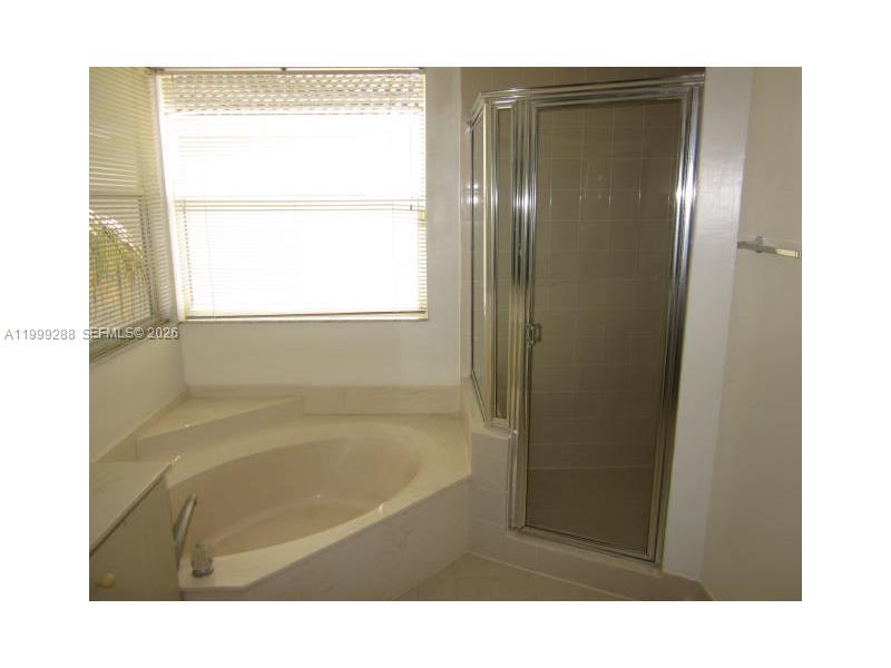 WEITZER HAMMOCKS HOMES SE - Residential Lease