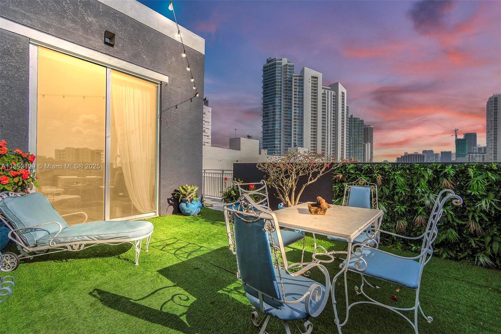 UPTOWN LOFTS CONDO - Residential Lease