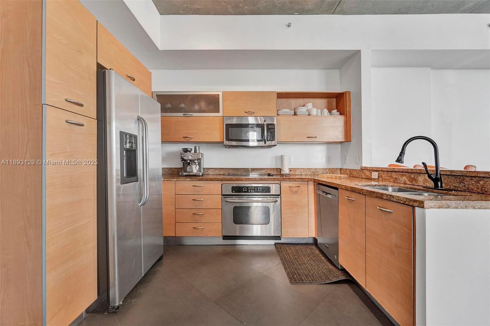 UPTOWN LOFTS CONDO - Residential Lease