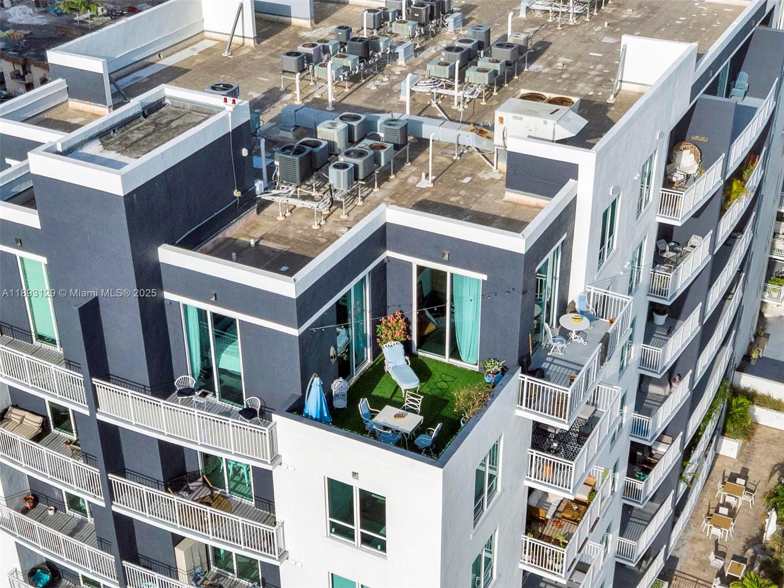 UPTOWN LOFTS CONDO - Residential Lease