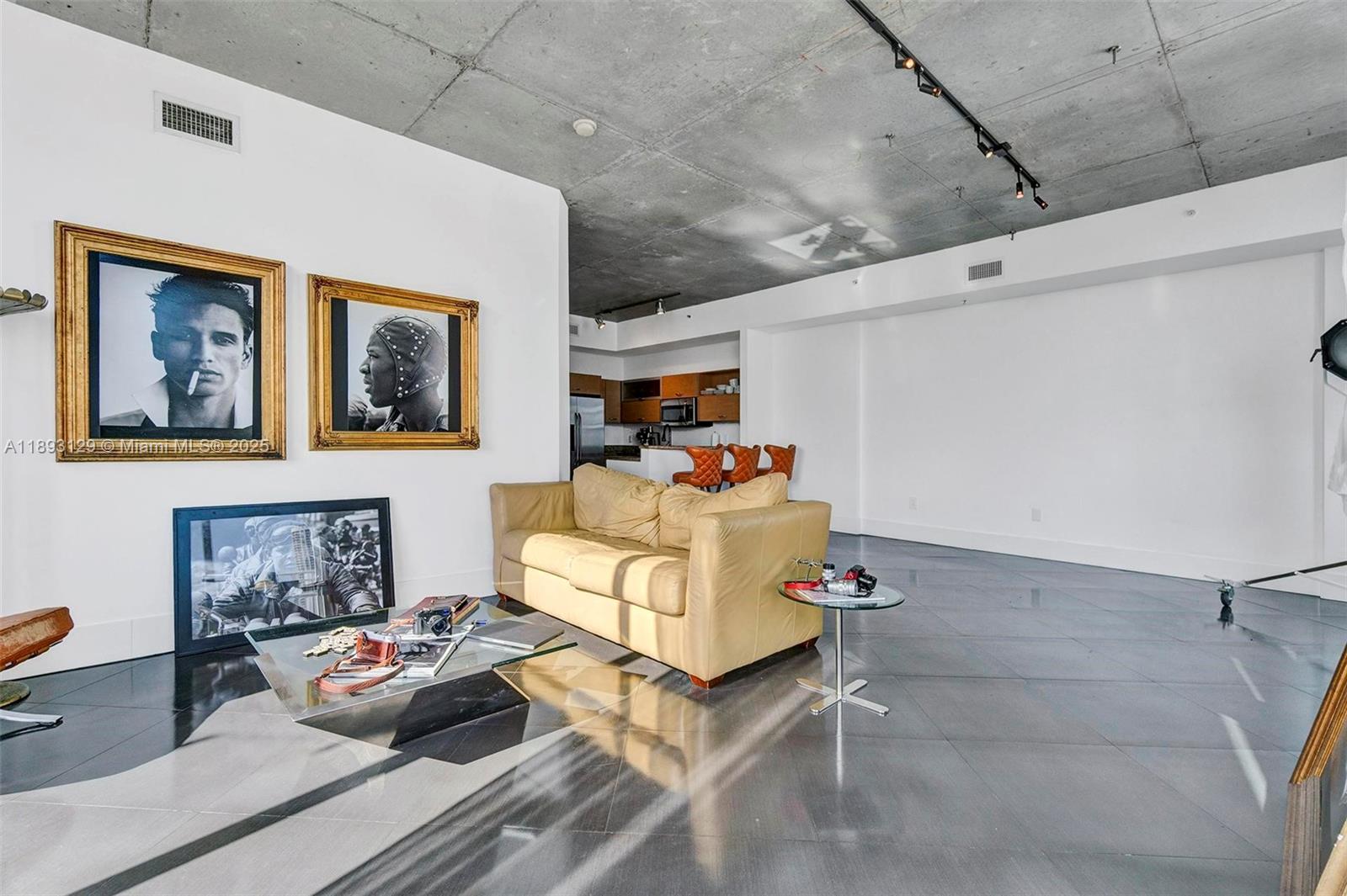 UPTOWN LOFTS CONDO - Residential Lease