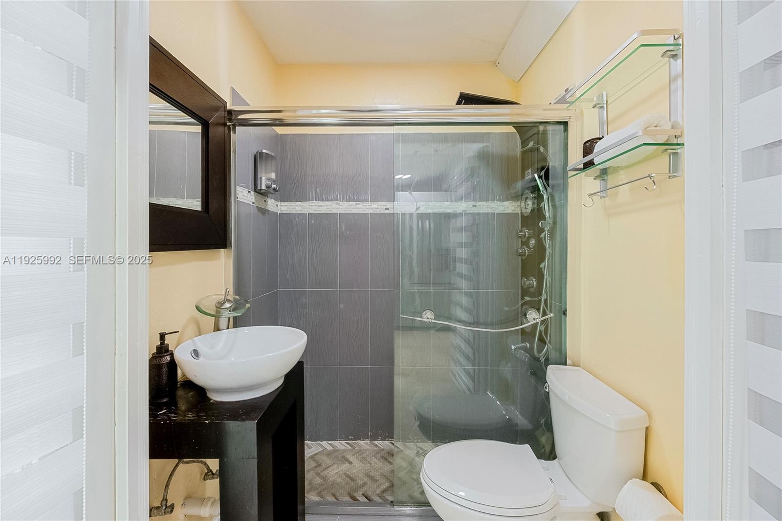 HOLLYWOOD PARK - Residential