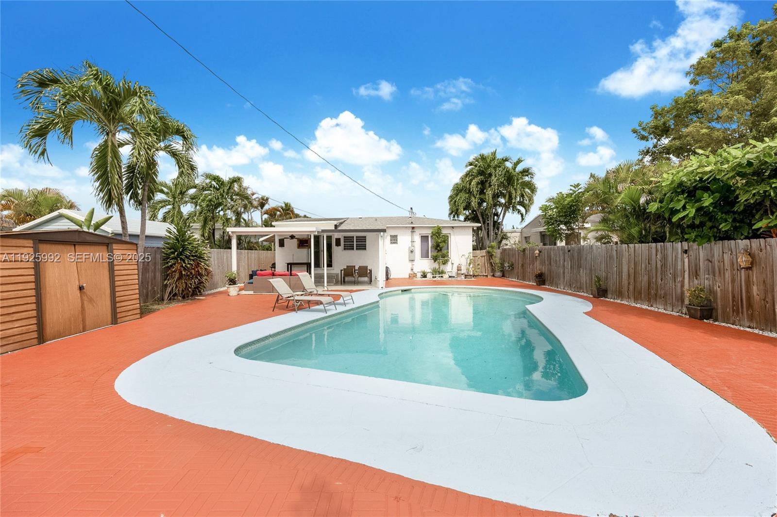 HOLLYWOOD PARK - Residential