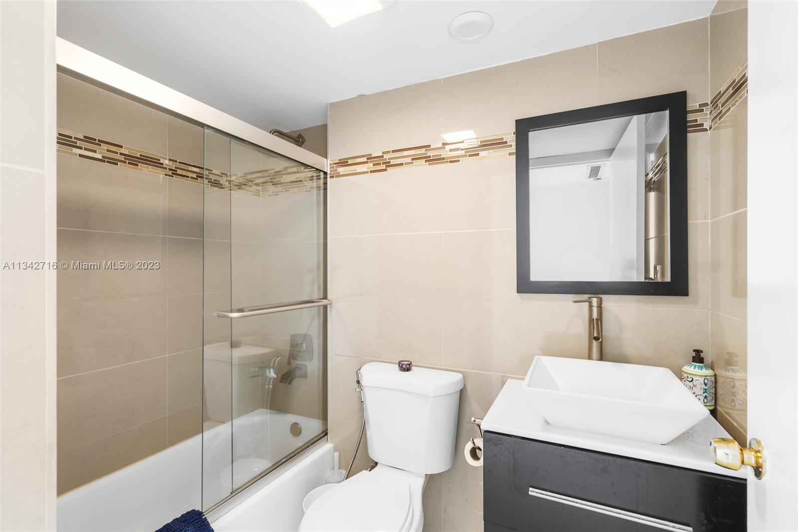 Photo 16 of 77 of 2780 NE 183rd St 1708 condo
