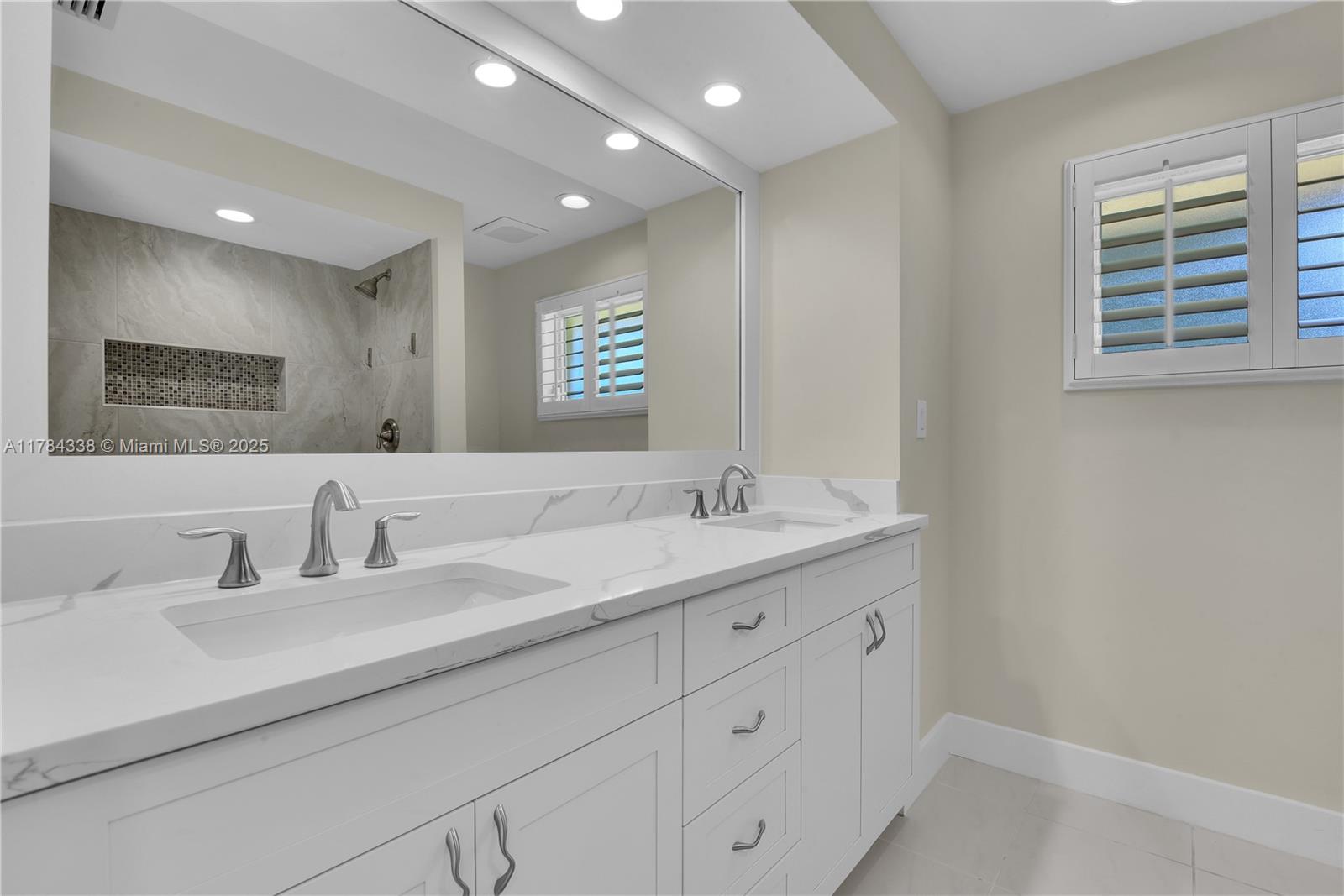 PALM RIVER ESTATES - Residential