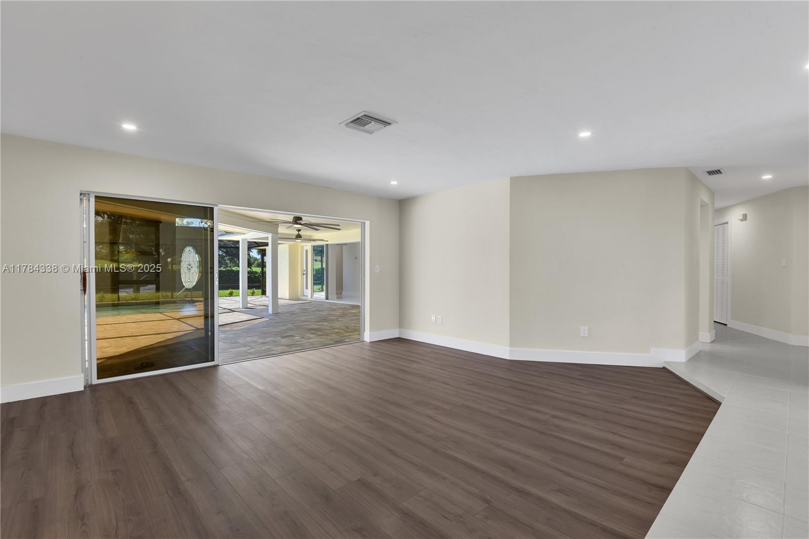 PALM RIVER ESTATES - Residential