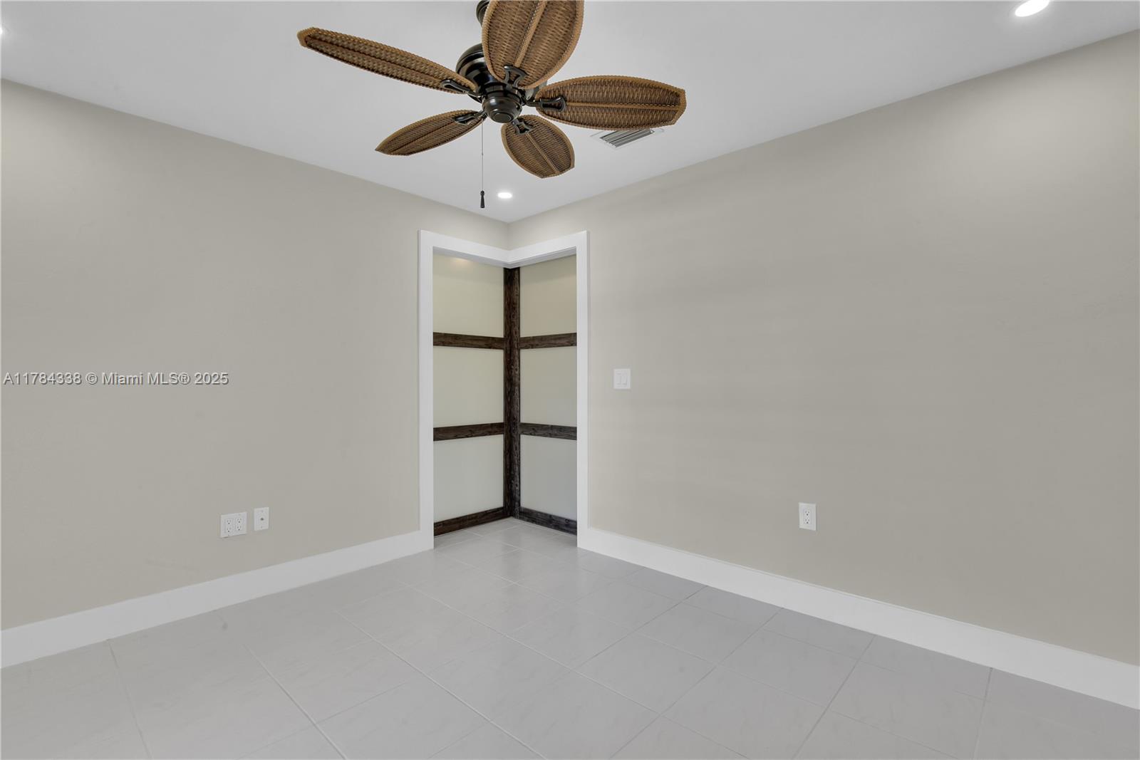 PALM RIVER ESTATES - Residential
