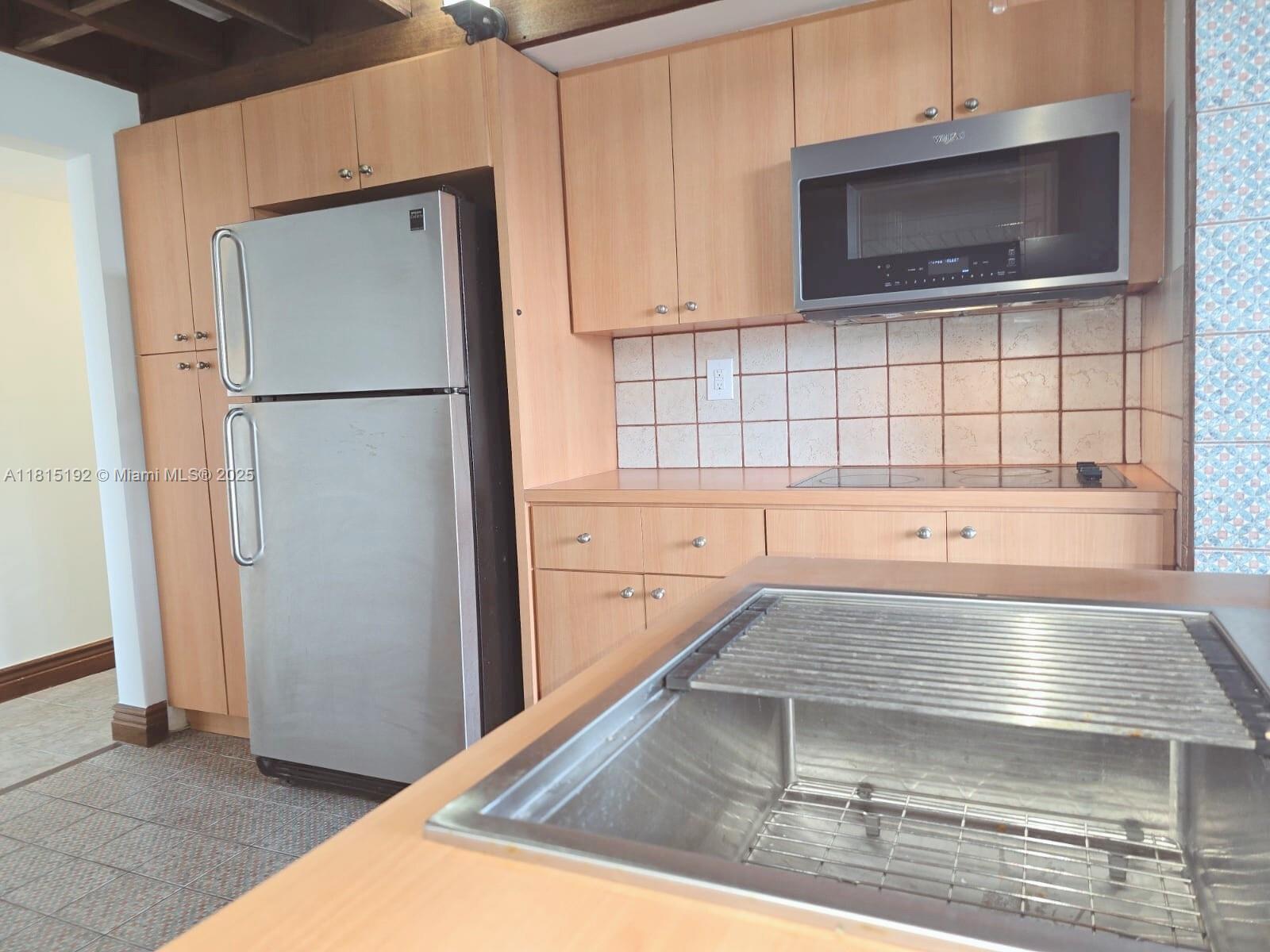 REEF SOUTH CONDO - Residential