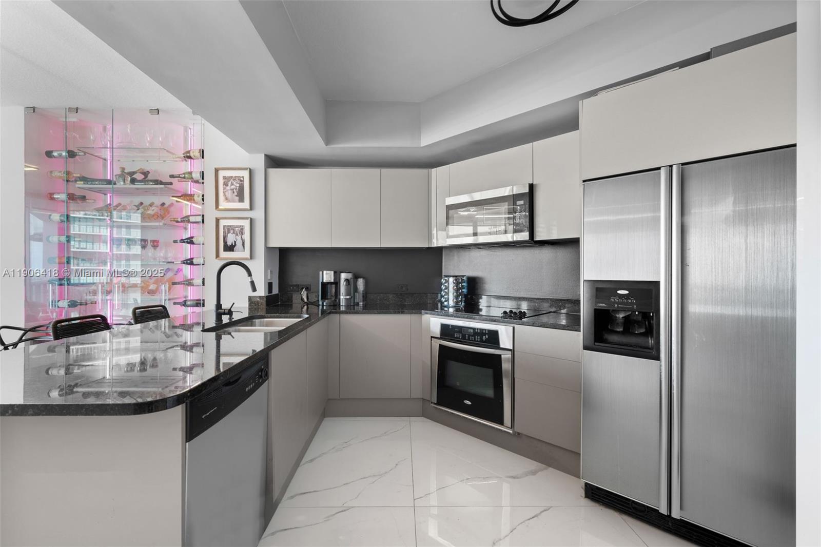 PLATINUM CONDO - Residential