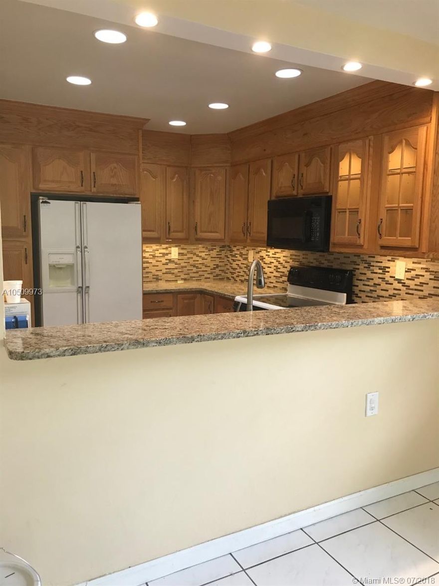 NICE C0RNER CONDO IN VERY CENTRALIZED LOCATION. BUILDING  KEPT VERY CLEAN AND ORGANIZED. LARGE APARTMENT FRESHLY PAINTED LARGE WINDOW WITH LOTS OF LIGHT, OPEN LARGE RENOVATED KITCHEN, AND EXTRA LARGE BALCONY OVERLOOKING  CALM STREET. CERAMIC FLOORS THROUGHOUT.  EXTRA LARGE CLOSETS. CLUBHUOSE, ENJOY NICE POOL AND ALSO A KIDS POOL, HAS A PLAY AREA, SAUNA, AND EXERCISE ROOM. PET UNDER 20 POUNDS ONLY. DON'T MISS IT !!