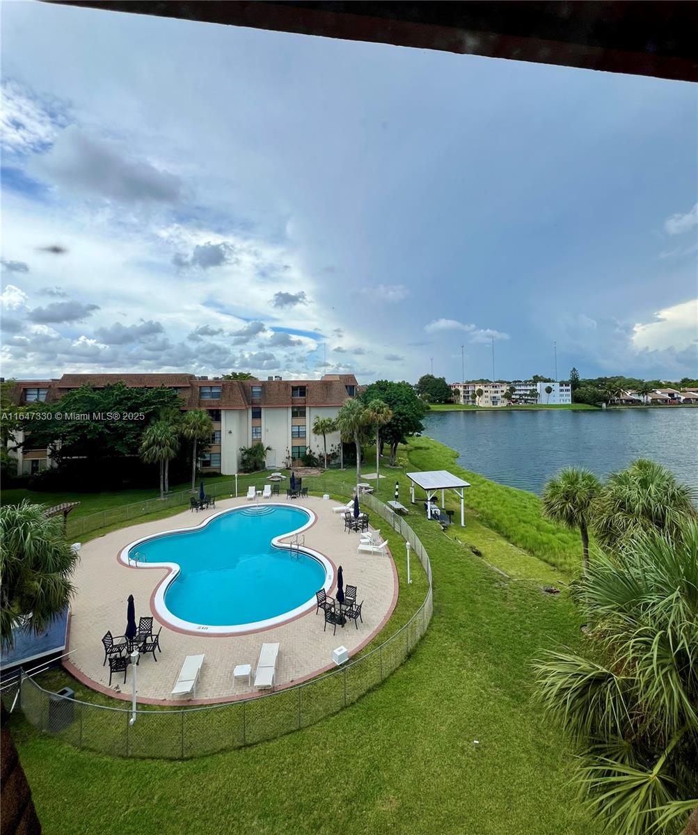 CEDAR GLENN CONDO APTS EA - Residential