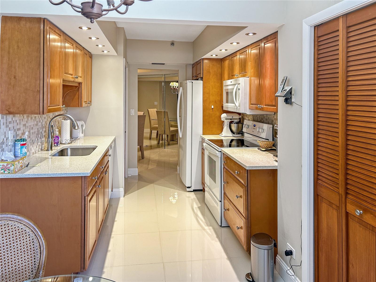 ENVIRON TOWERS II CONDO - Residential Lease