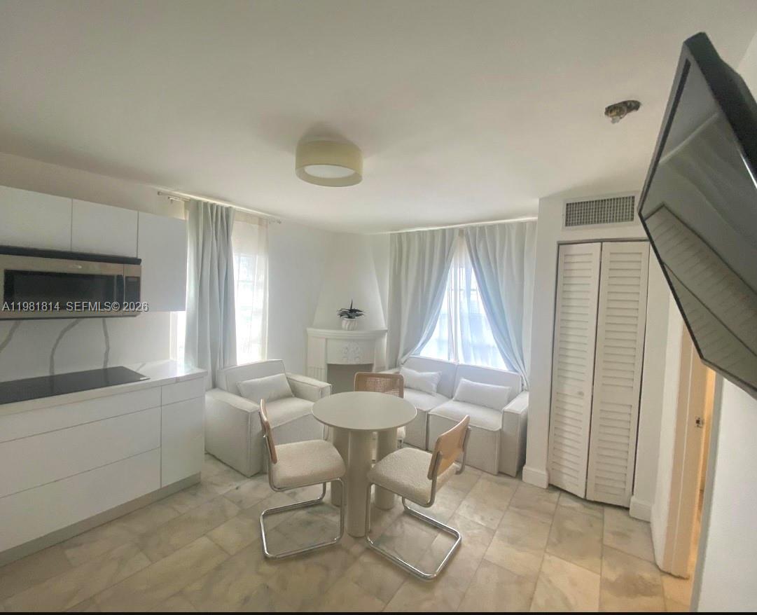 1526 Pennsylvania Ave 10