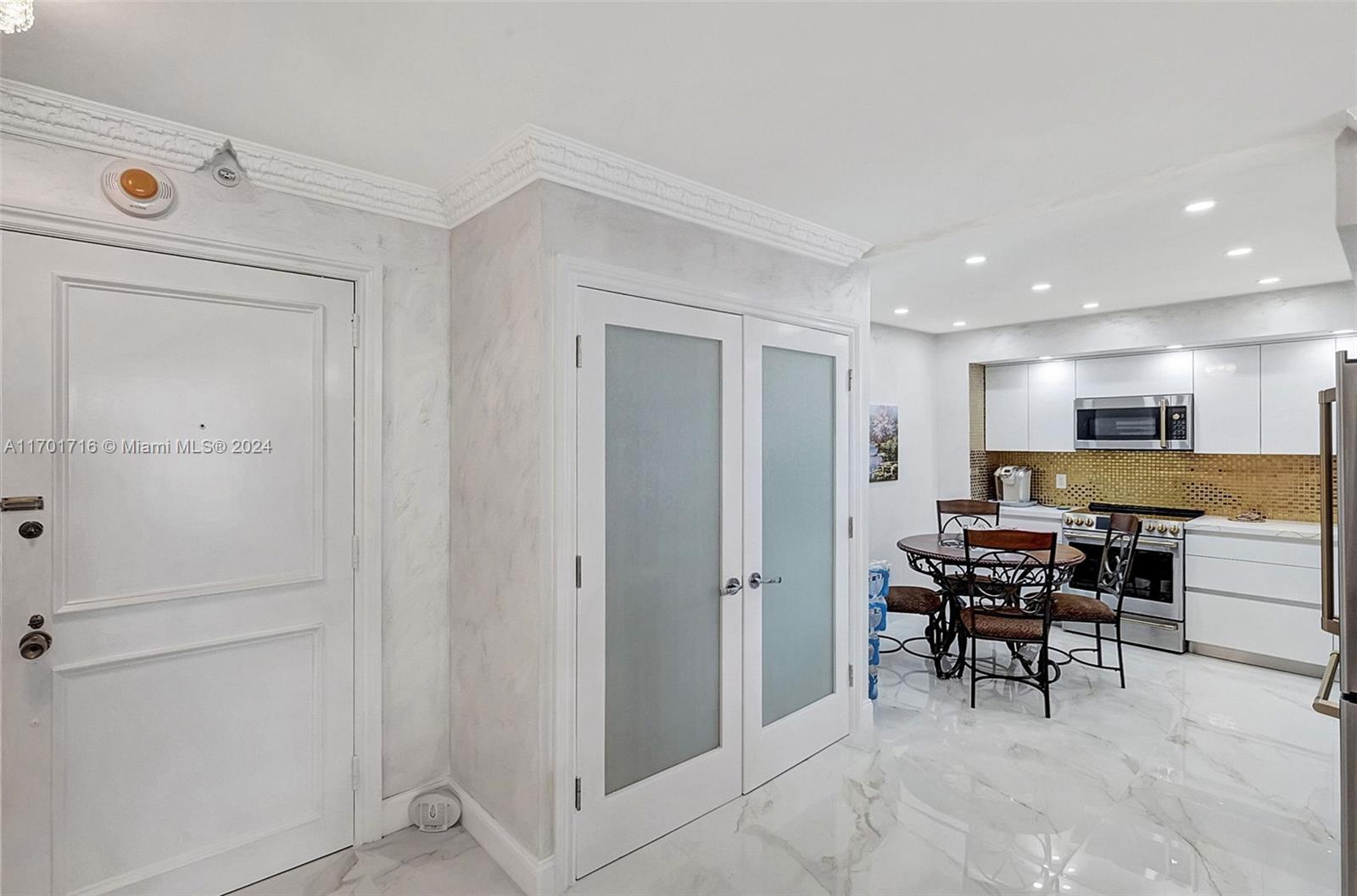 BALMORAL CONDO - Residential Lease