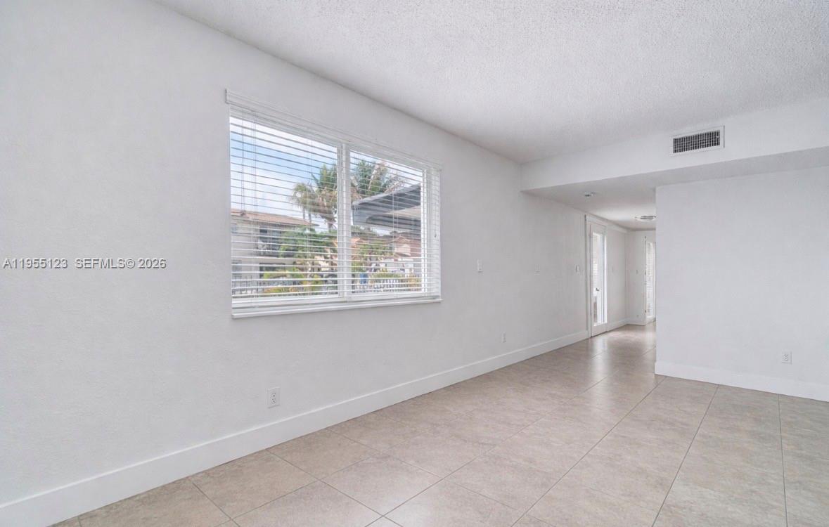 RIVERSIDE FARMS - Residential