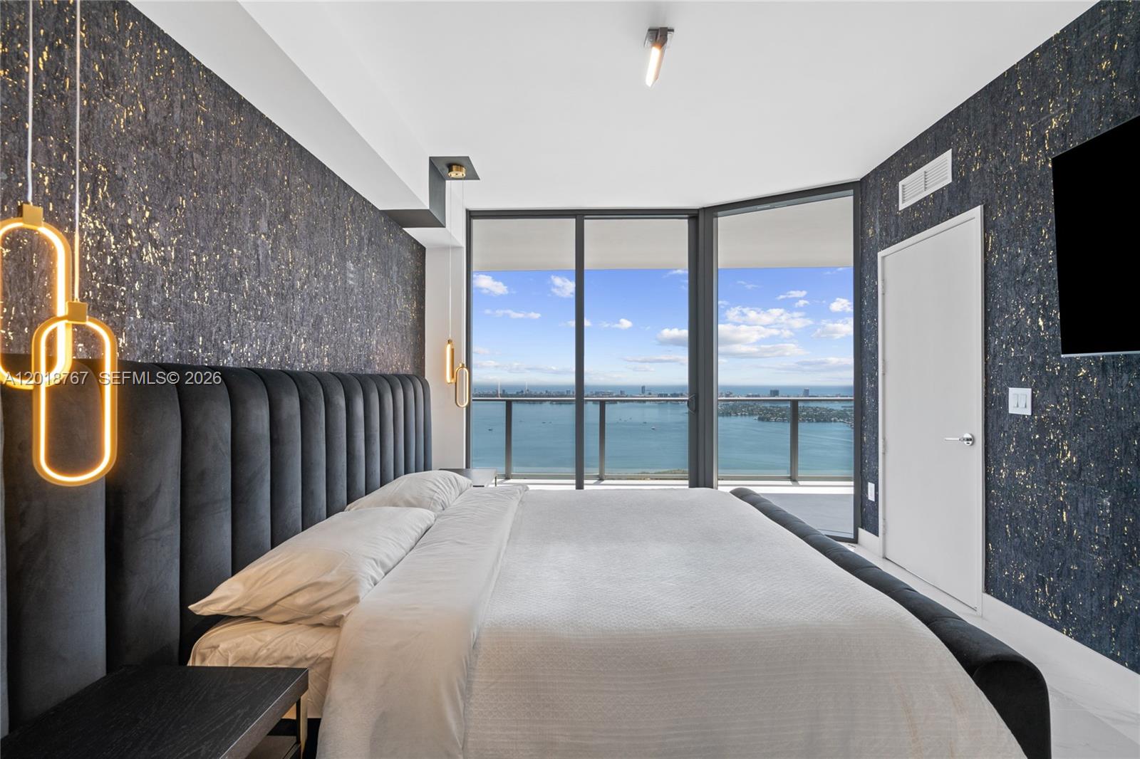 ARIA RESERVE - Residential