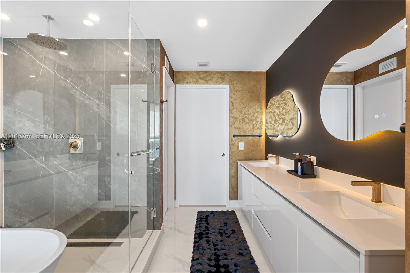 ARIA RESERVE - Residential