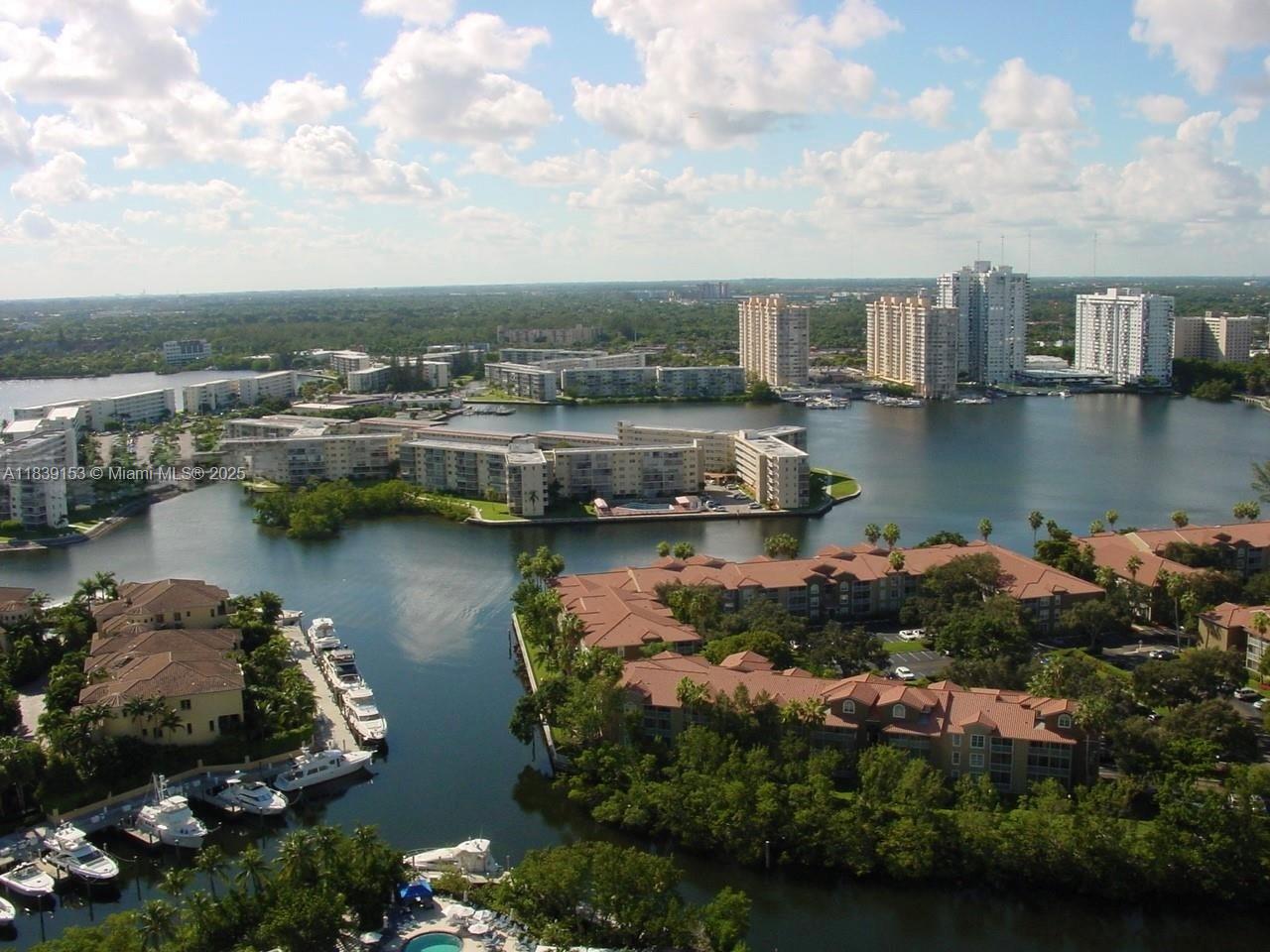 BELLINI AT WILLIAMS ISLAN - Residential