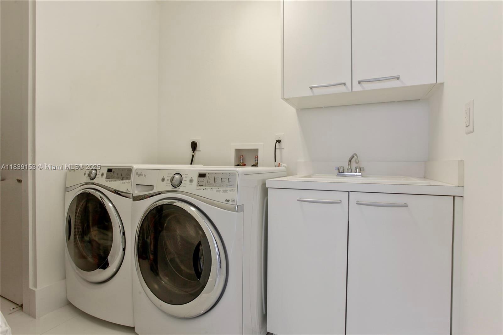 BELLINI AT WILLIAMS ISLAN - Residential