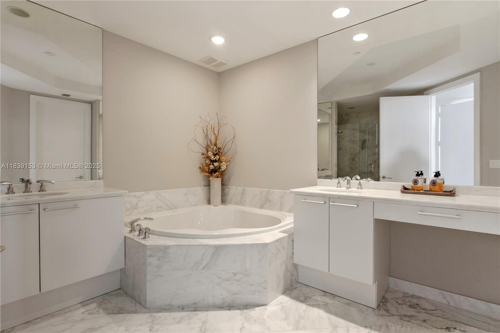 BELLINI AT WILLIAMS ISLAN - Residential