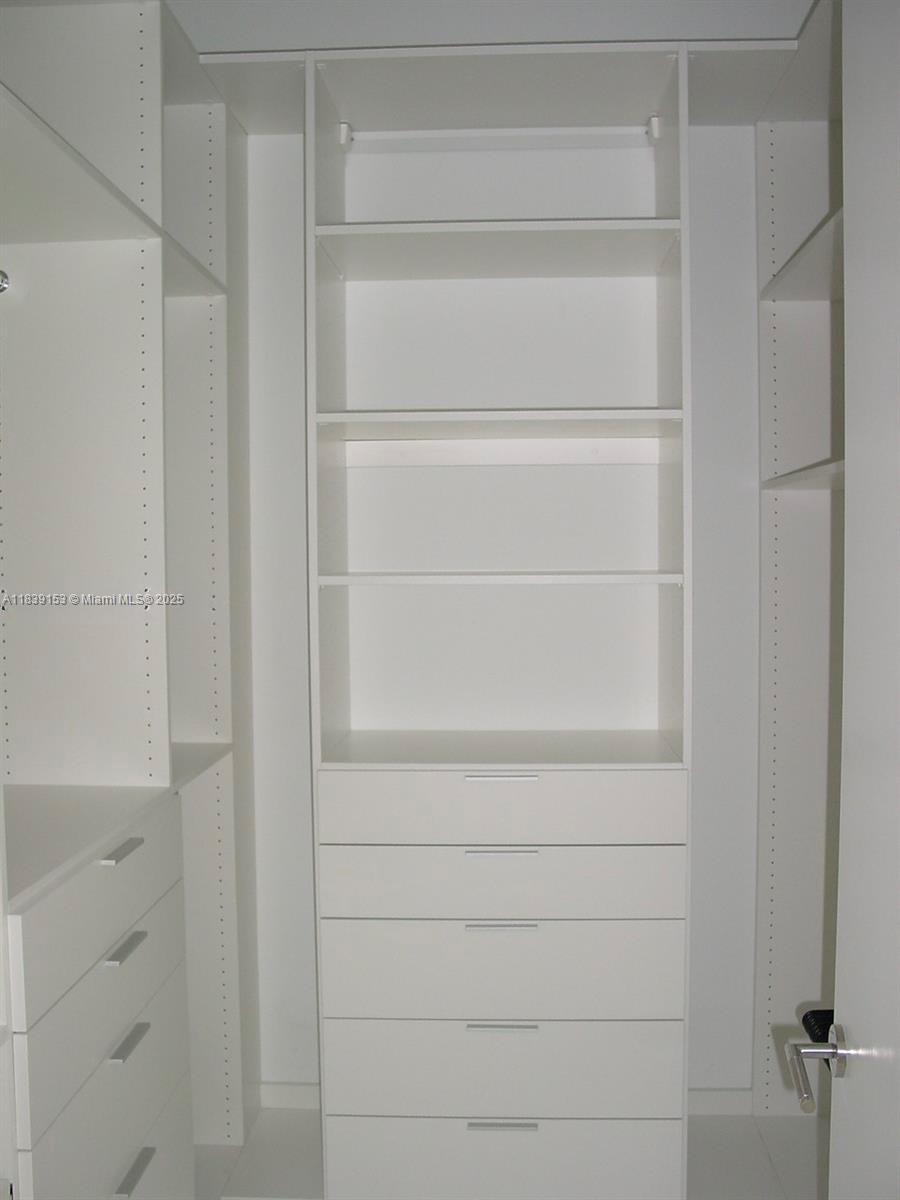 BELLINI AT WILLIAMS ISLAN - Residential